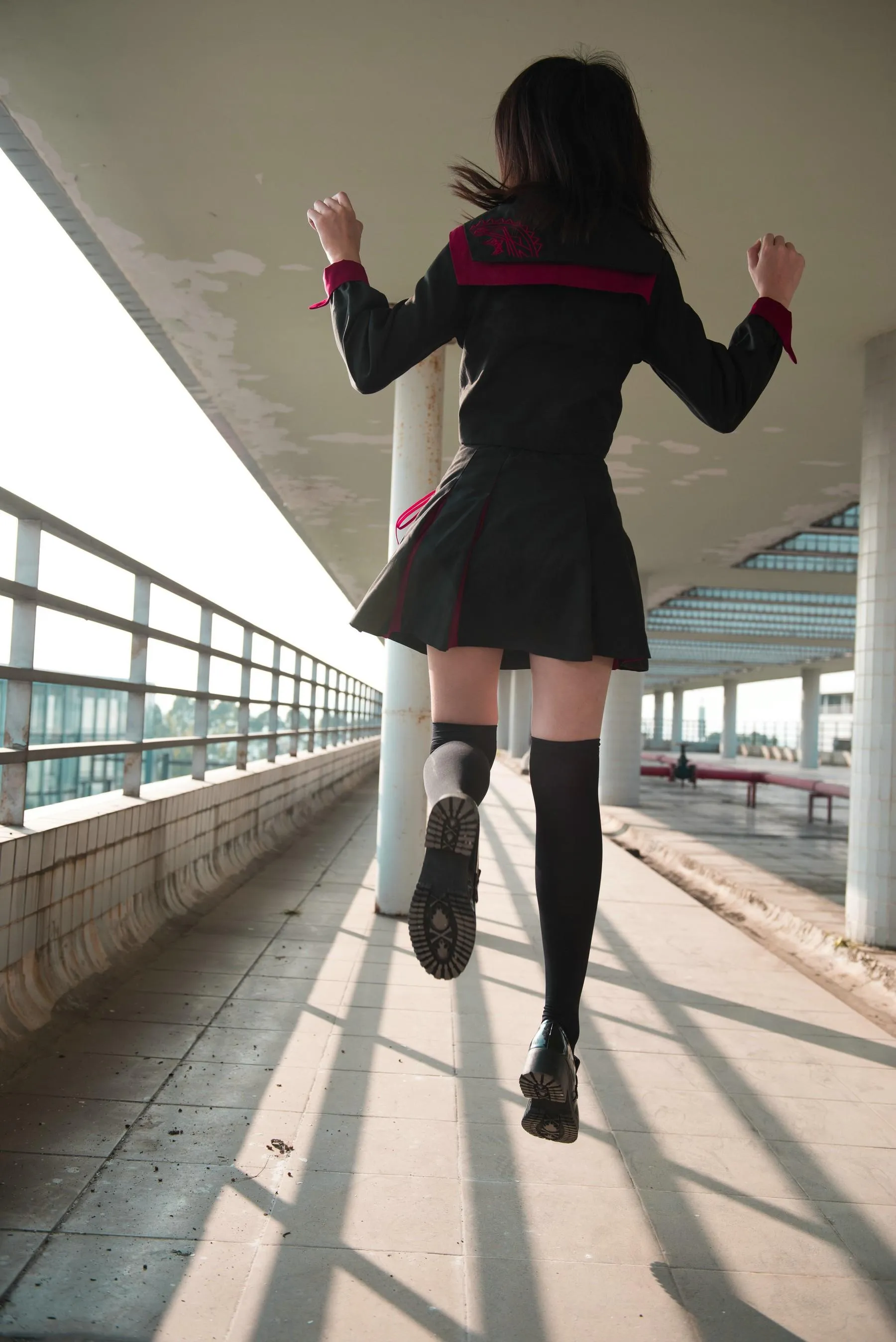 [魔镜街拍] NO.141 活力美术生JK美少女 [288P]插图2